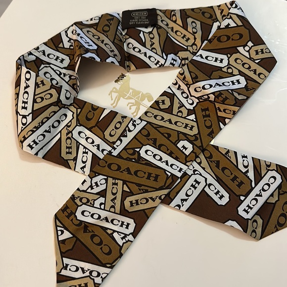 NWT Coach Signature Vintage Scarf - Picture 3 of 5